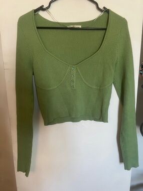 Ribbed Scoop Neck Long Sleeve Crop Top in Green